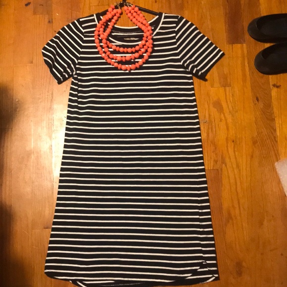 Hollister Dresses & Skirts - 💥PRICE DROP💥 Black and white striped dress!